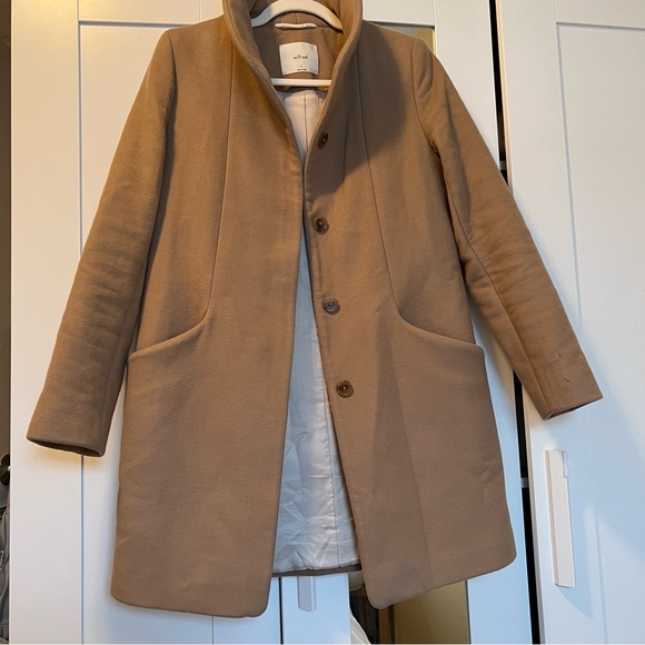 Aritzia Cocoon Coat - Picture 3 of 12
